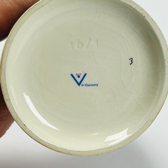 Vintage Goebel Hummel Little Hiker Figurine 16/1 THM3 Damage - Picture 6 of 6